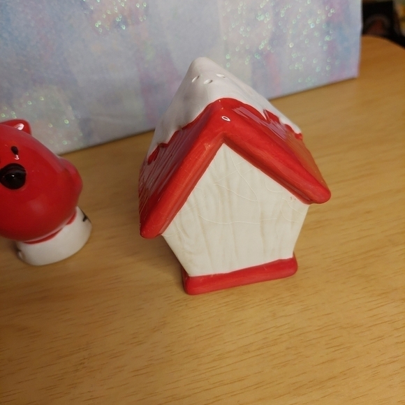 Ceramic Red Bird with Birdhouse Salt and Pepper Shakers - Picture 4 of 14